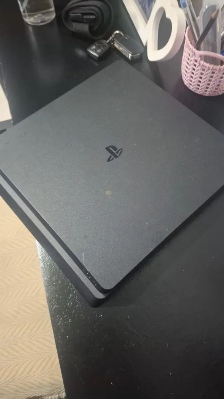 PS4 slim 