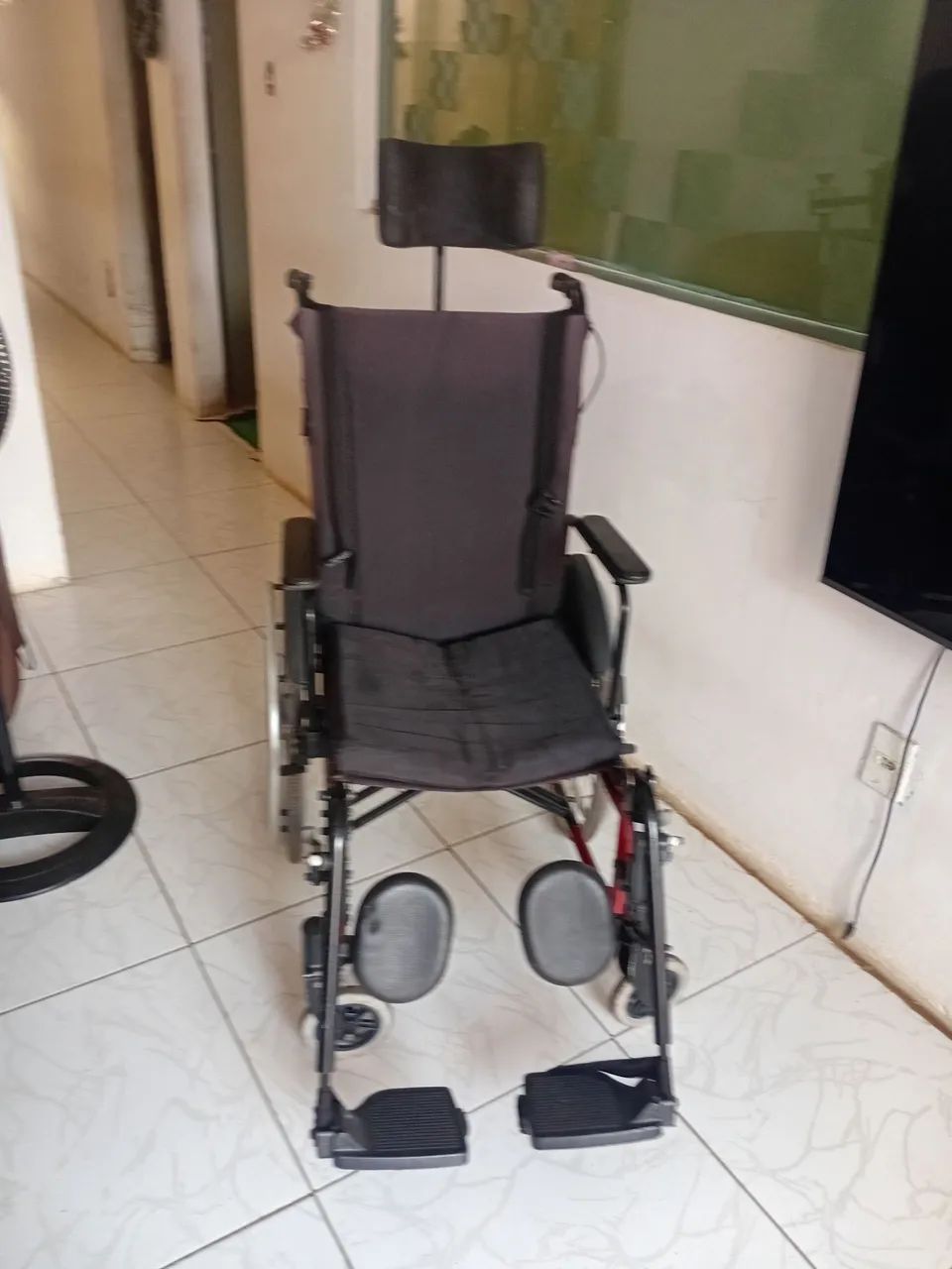 Cadeira de rodas (aceito proposta) - Foto 5