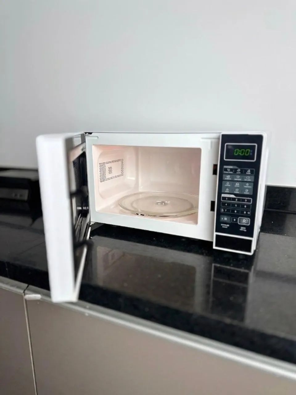 OFERTA! Micro-Ondas Midea 20L 700W - Foto 2