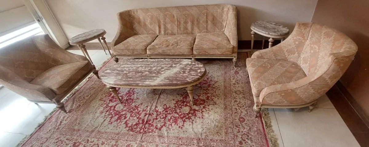 Sofa poltronas e mesinhas em marmore  - Foto 3