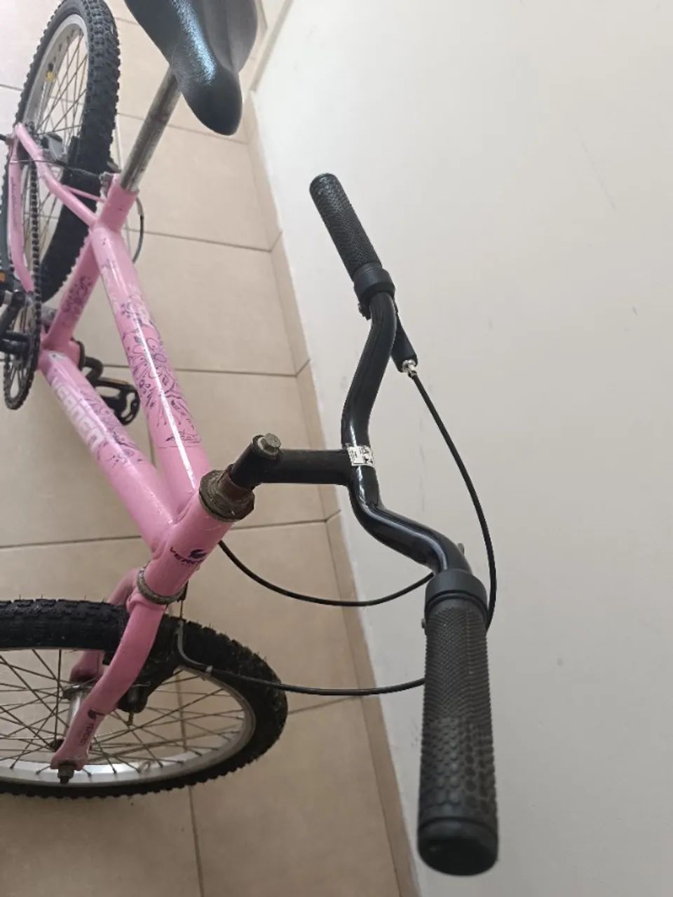 Bicicleta infantil aro 20 - Foto 4