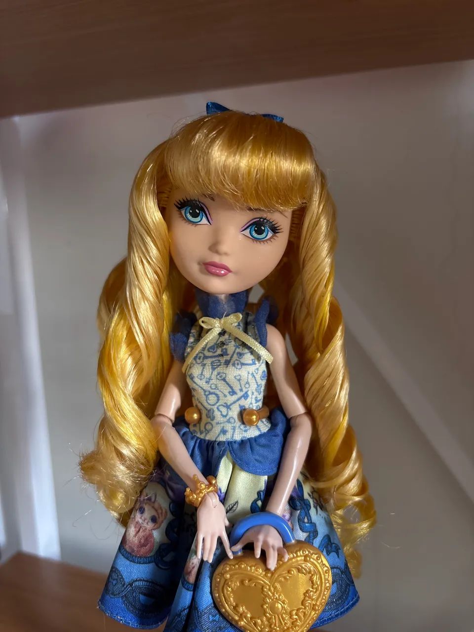 Boneca Blondie Lockes - Ever After High 