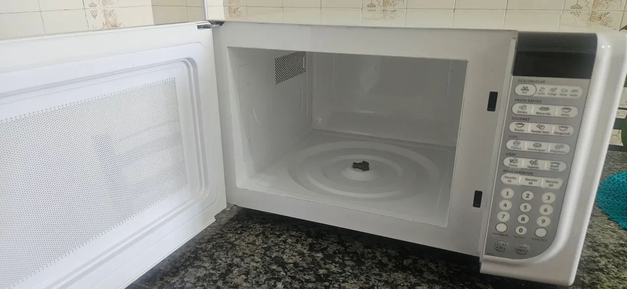 Micro-ondas Electrolux 31L com defeito - Foto 2
