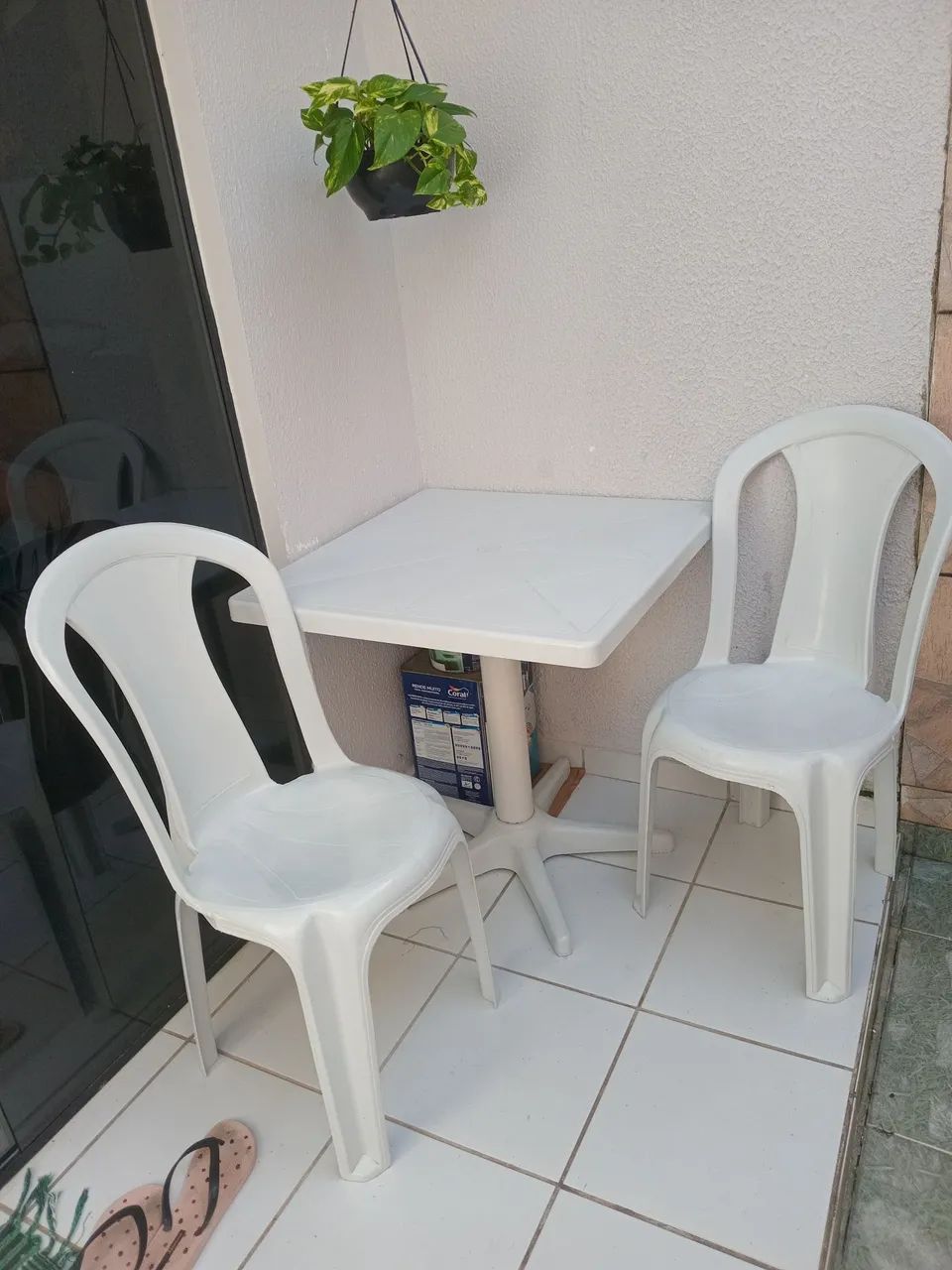 Mesa + 02 cadeiras