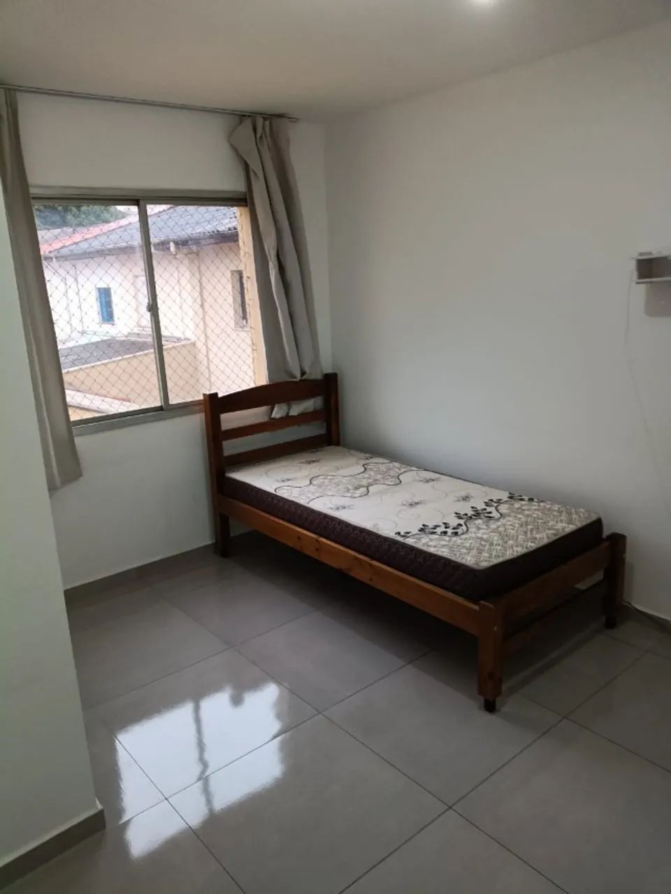 Cama de solteiro + Colchão 88cm