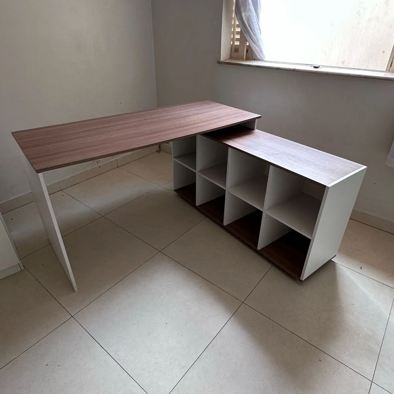 Mesa em L com nichos - Foto 3