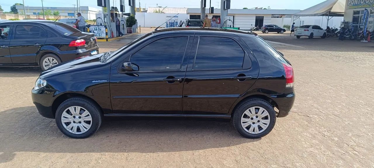 Fiat Palio Celebration 1.0 Fire Flex 8V 4P 2011 - Foto 2