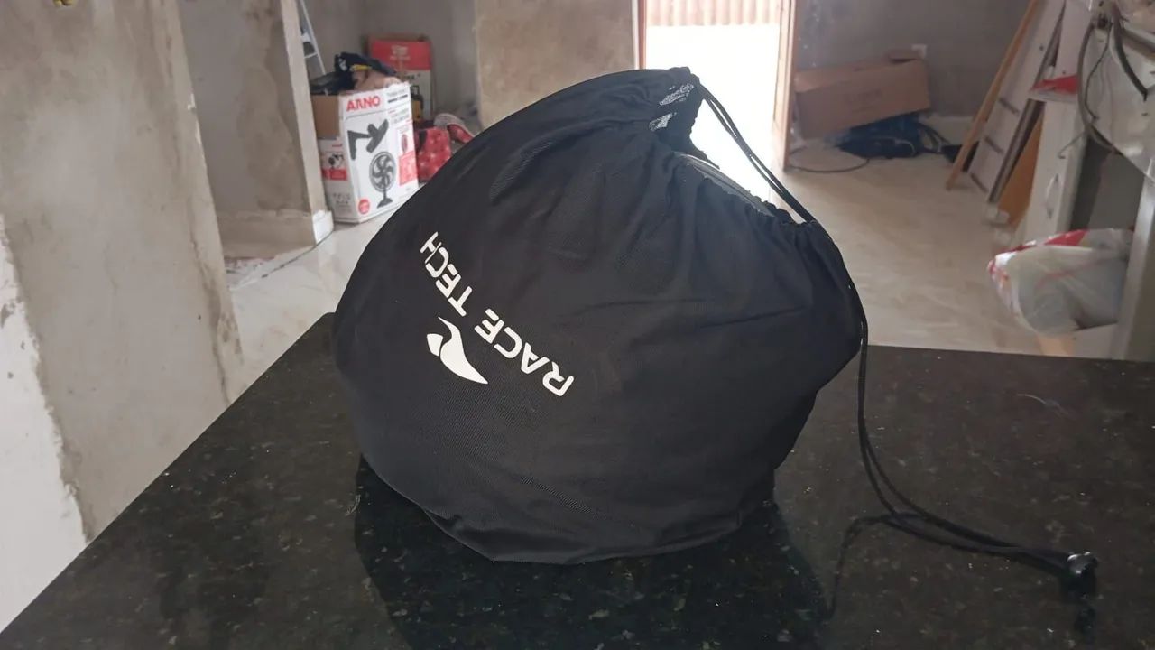 Vendo capacete nunca usado 