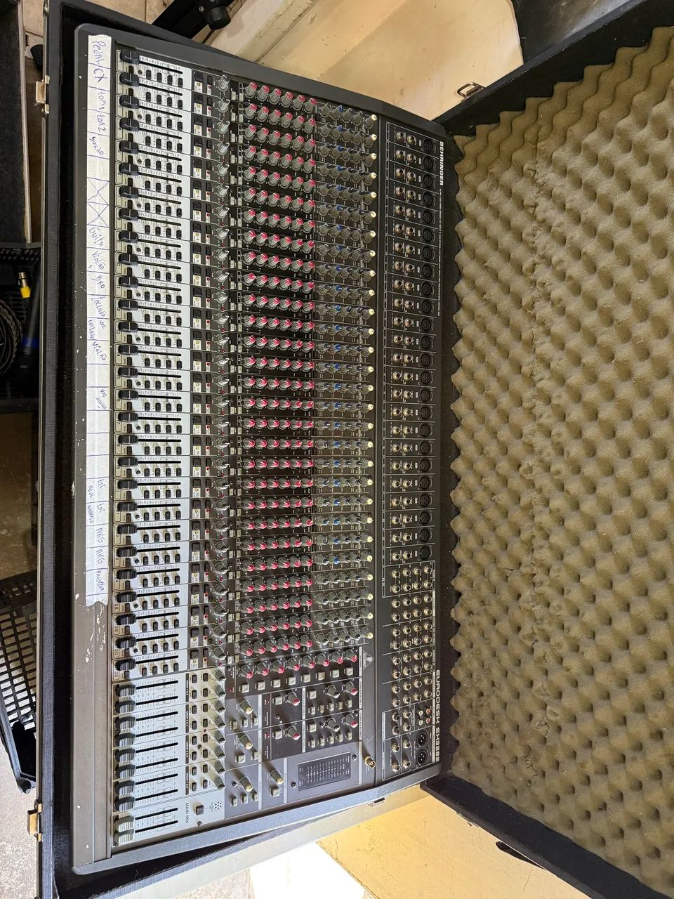 Mesa de som Behringer SX3282 - Foto 2