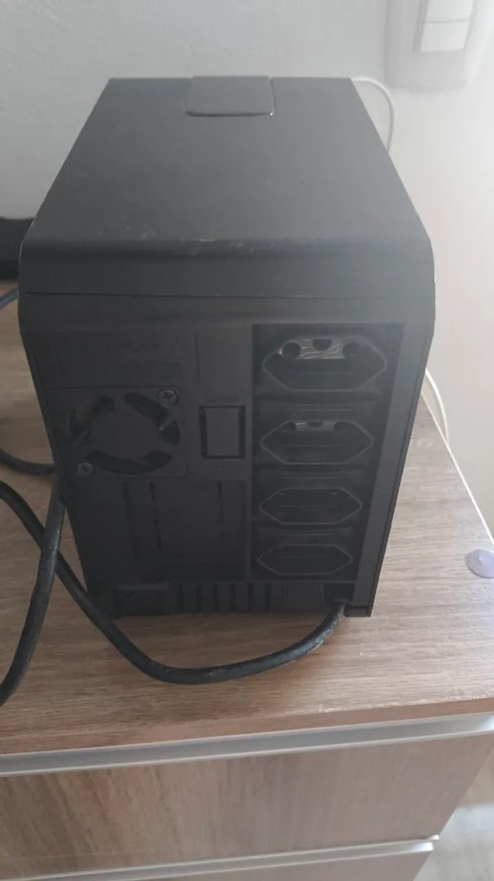 Nobreak APC Back-UPS 700 - Foto 3