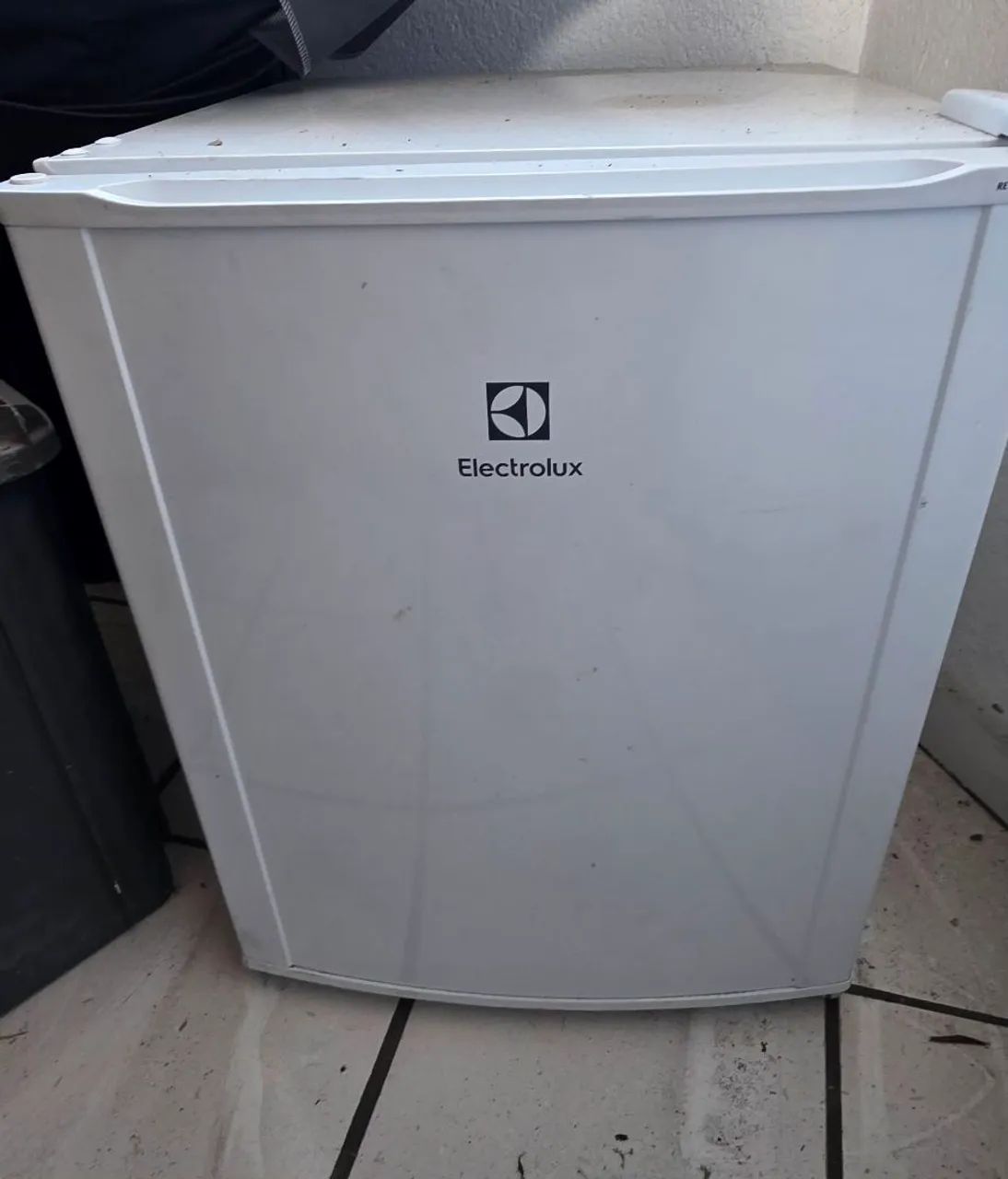 Frigobar Electrolux 79L
