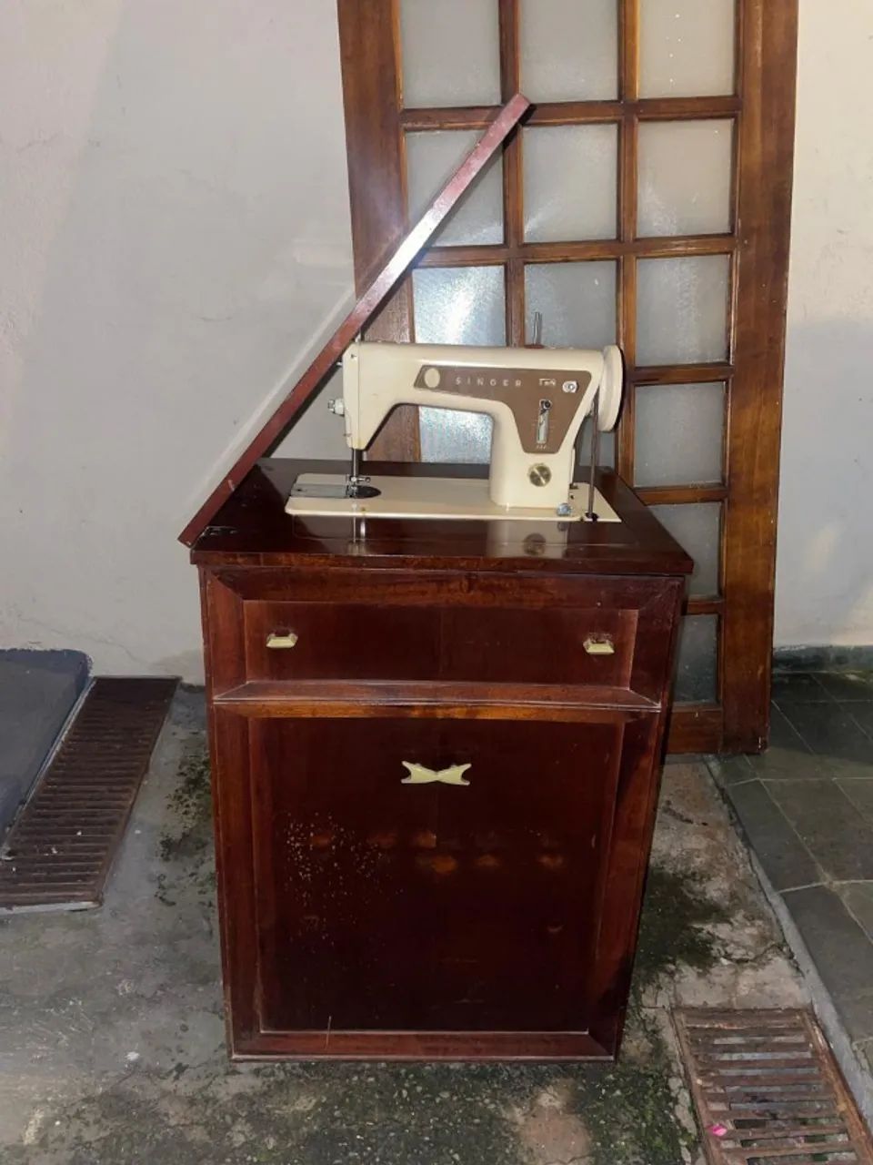 Máquina de Costura Antiga - Foto 4