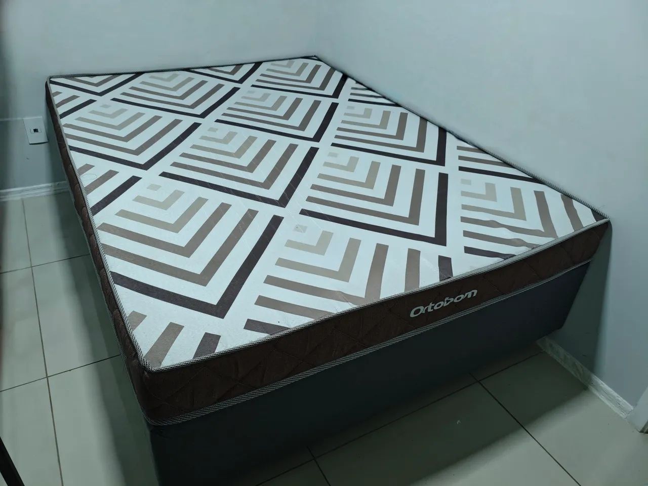 Cama box + Colchão Casal