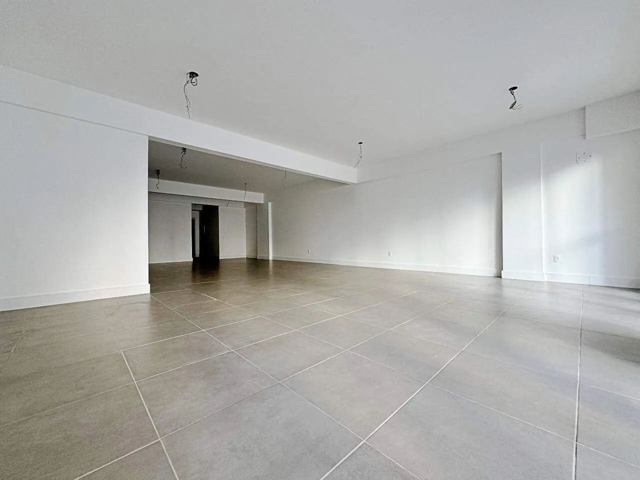 SALA COMERCIAL PARA LOCAÇÃO NO CENTRO - Foto 2