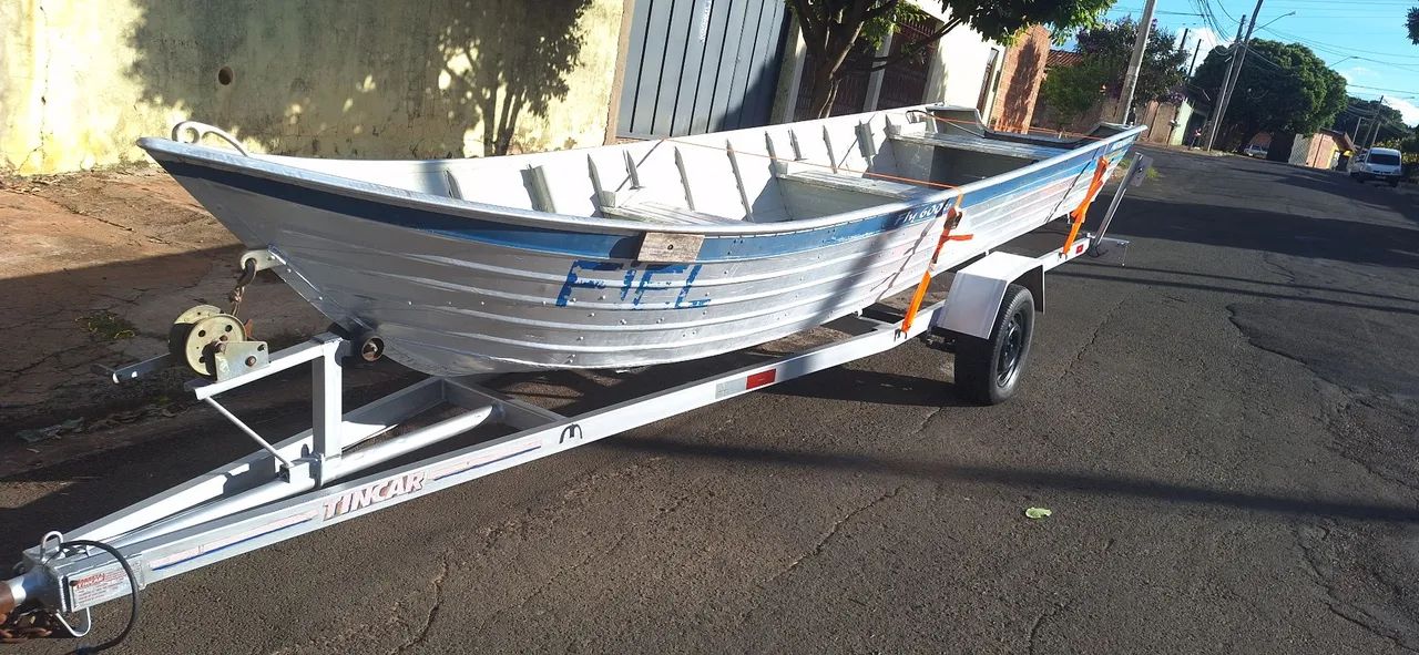 Barco Flay 600 Pantanaltica, com motor e carreta - Foto 3