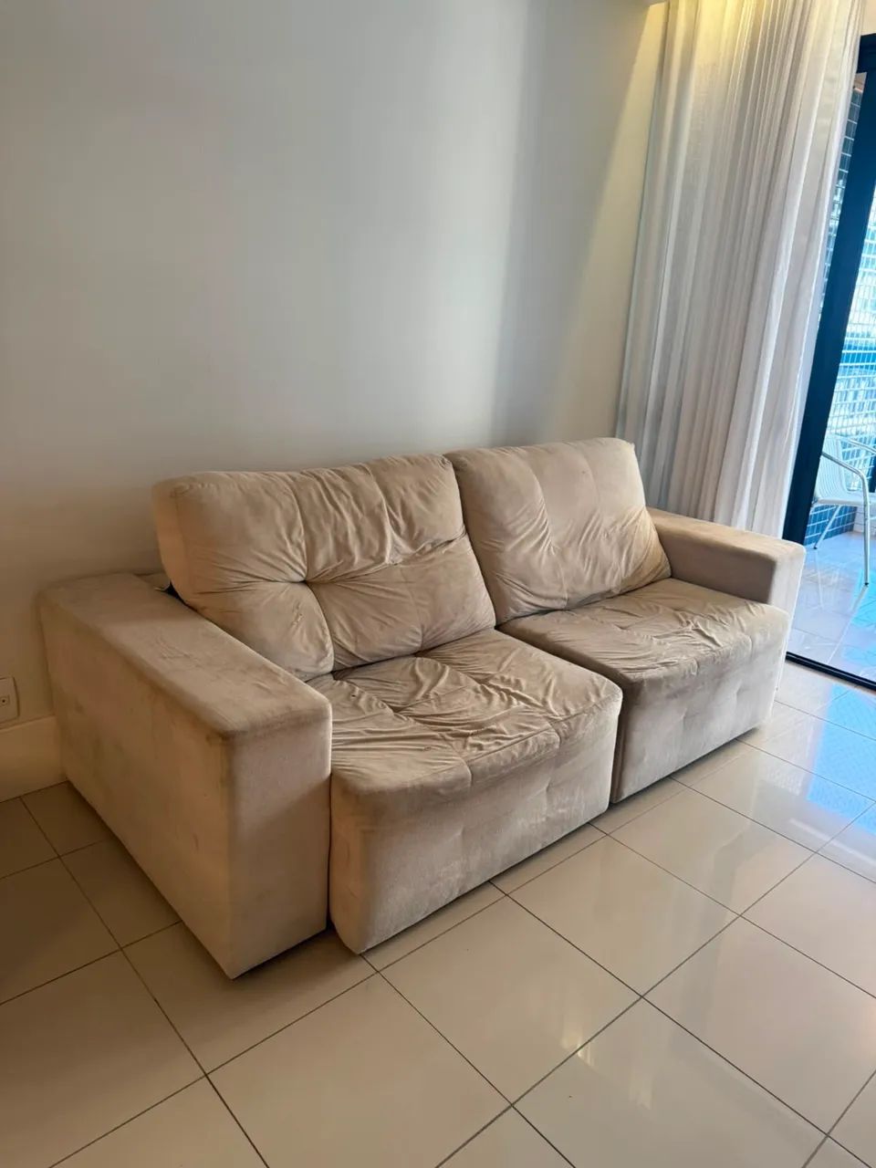 Sofa retrátil com medidas 2,35x1,05x0,82m