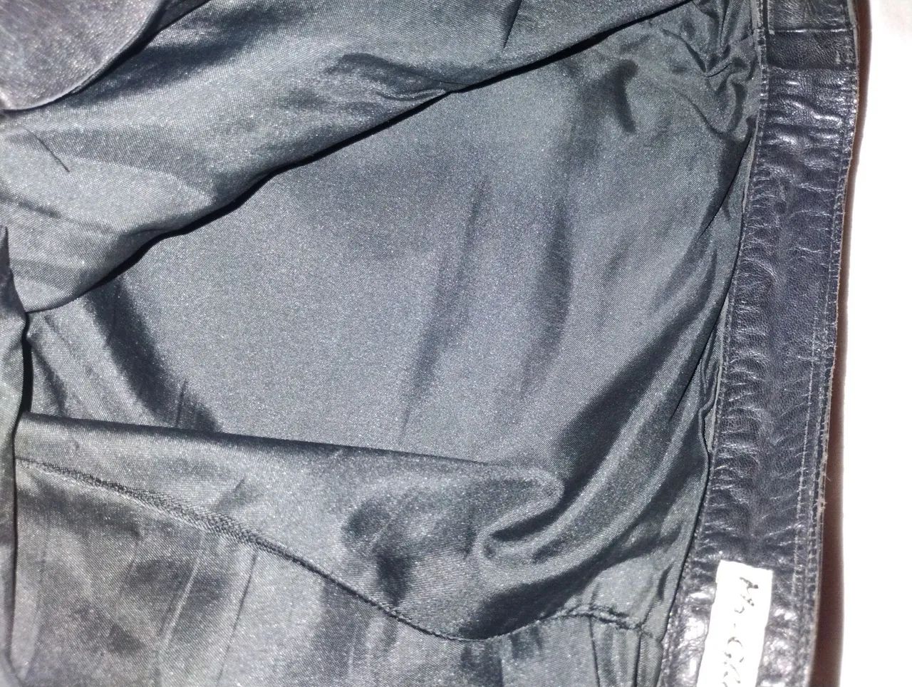 Calça Couro Legítimo Preta Mr. Ghost Tamanho P - Original - Impecável - Foto 5
