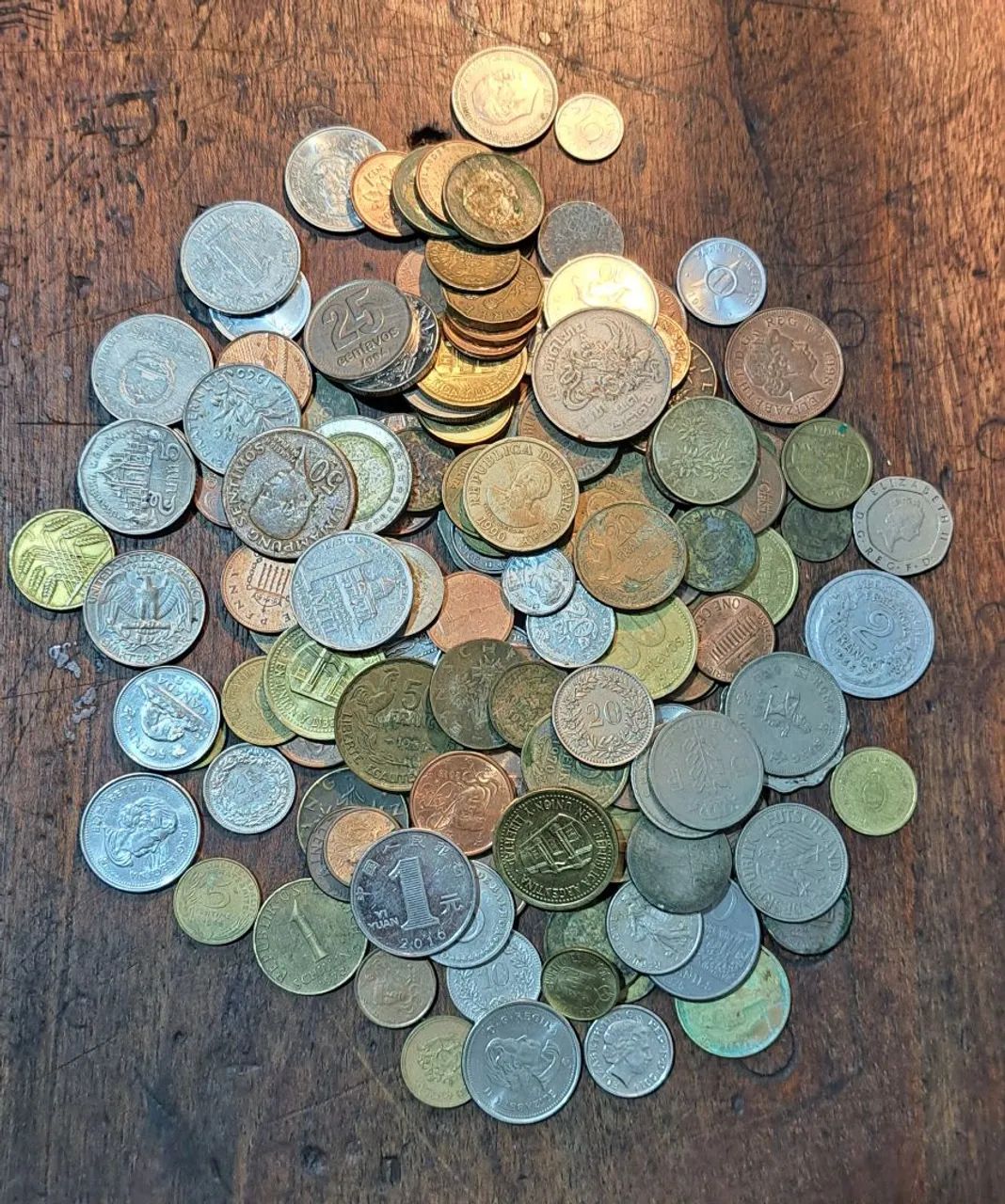 Lote com 150 moedas diversas pouca repetida 