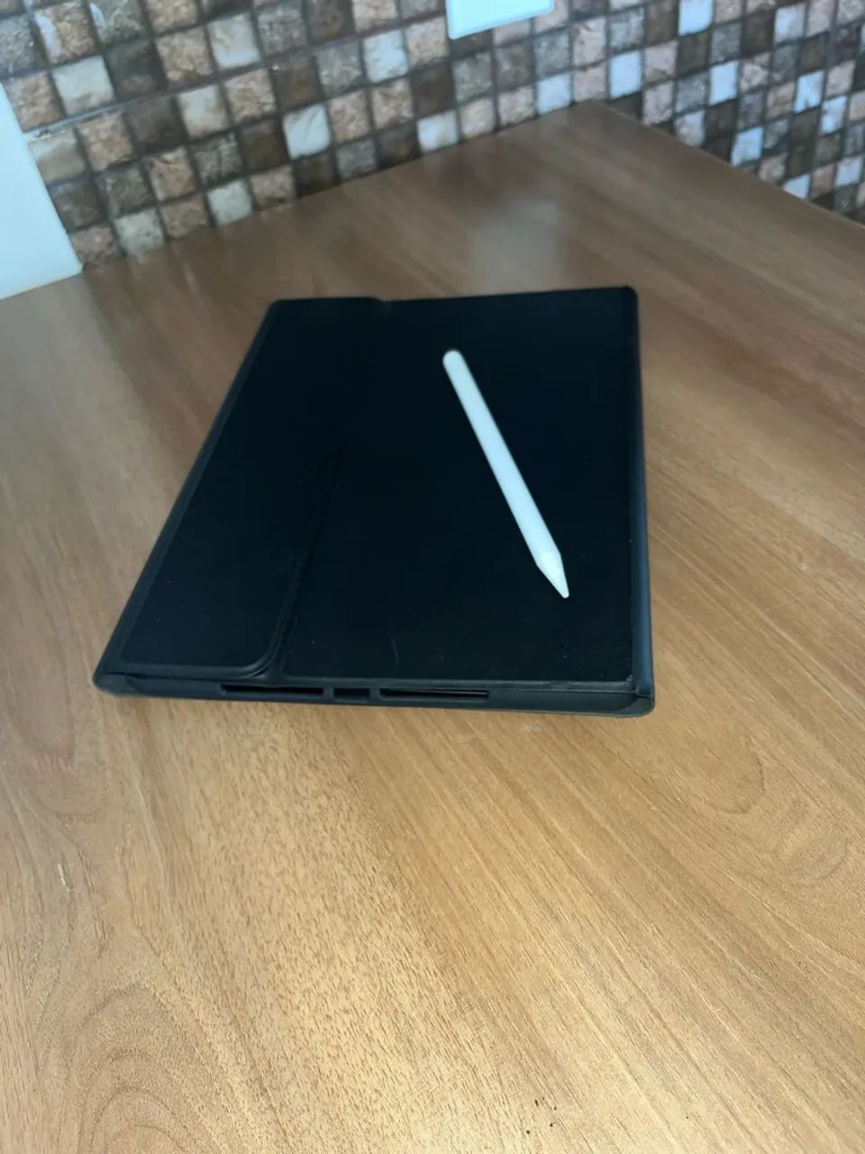 CAPA COM TECLADO BLUETOOTH + CANETA 