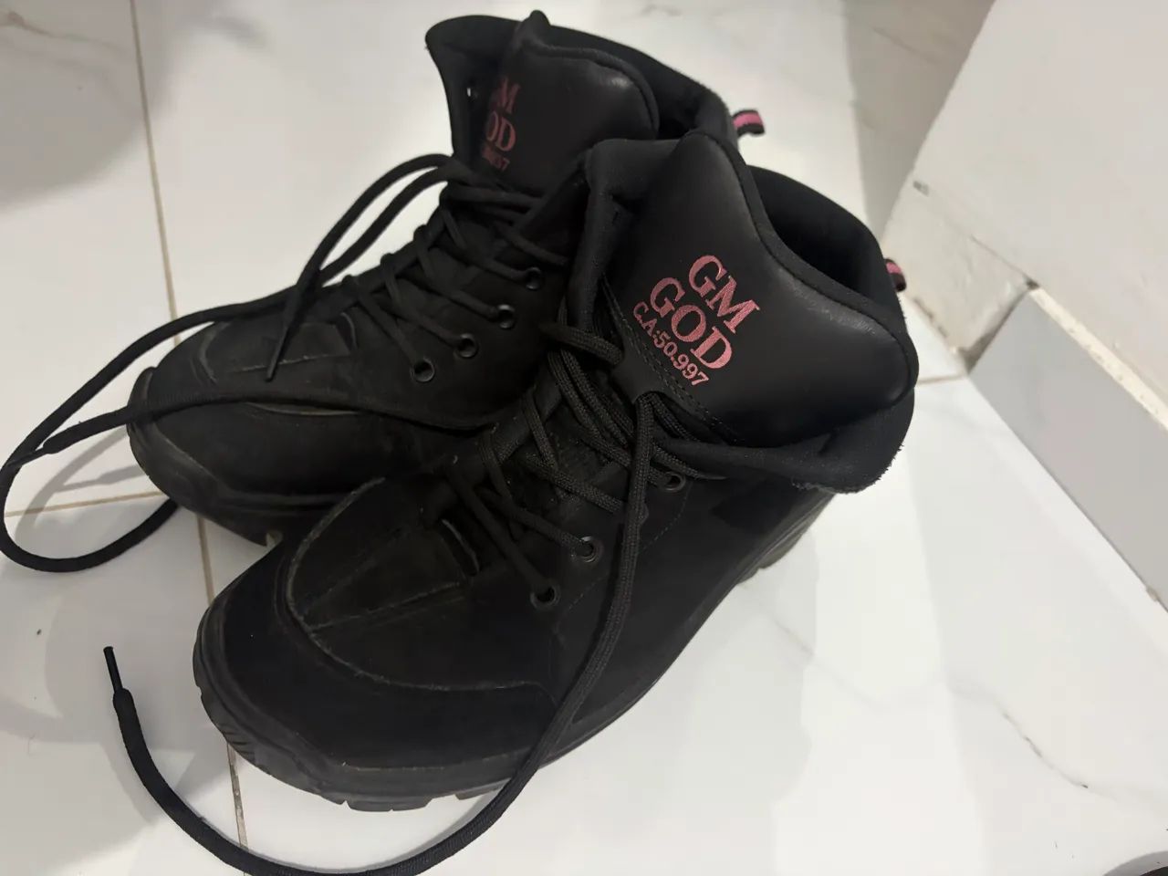 Coturno feminino 
