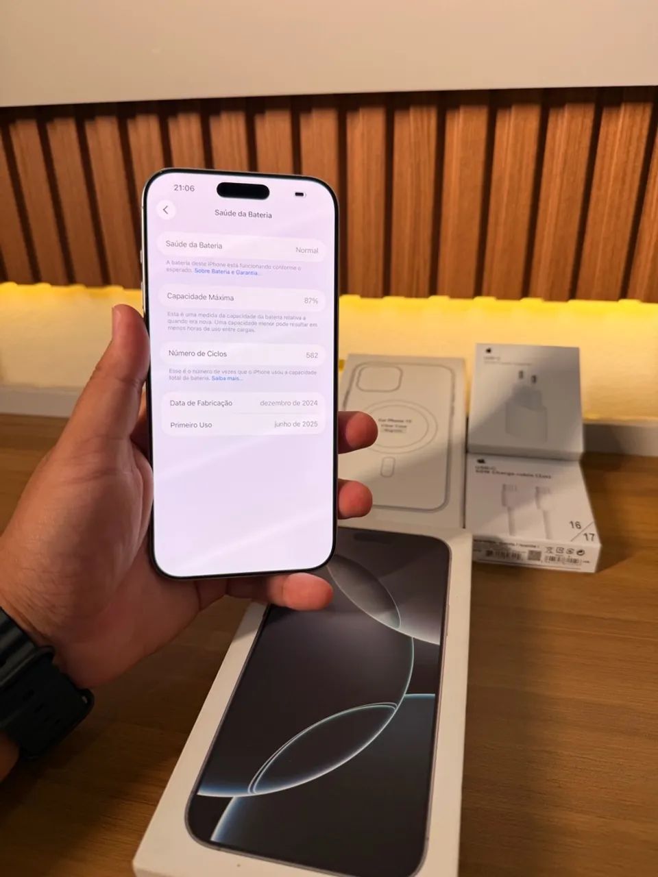 ? iPhone 16 Pro Max 256GB ? Titânio Branco - Foto 4