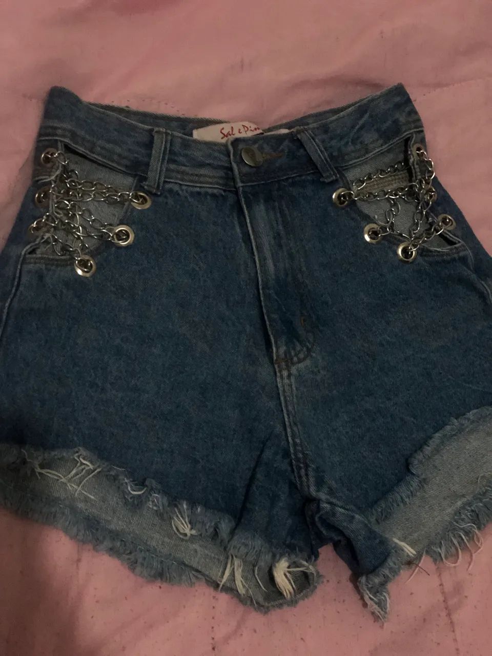 short jeans com corrente y2k sal e pimenta