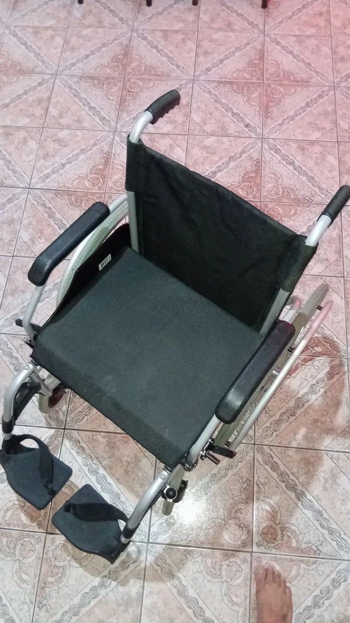 Cadeira de Rodas SEMINOVA  - Foto 4