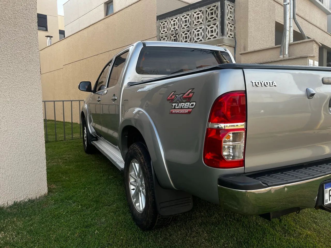 Toyota Hilux CD SRV D4-d 4X4 3.0 TDI Diesel AUT 2015 - Foto 8