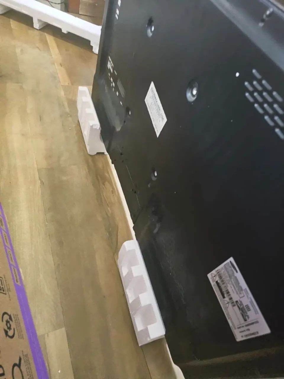 Tv Samsung 40 polegadas só essa faixa azul mas dá pra vê blz - Foto 2