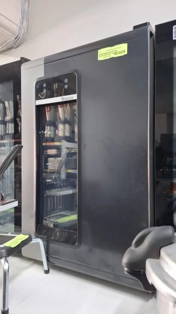 REFRIGERADOR VERTICAL CERVEJEIRA