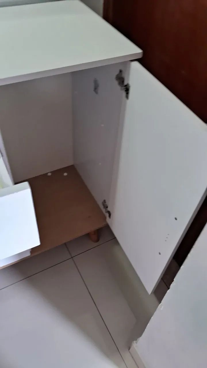 Cômoda branca com pezinhos  - Foto 4