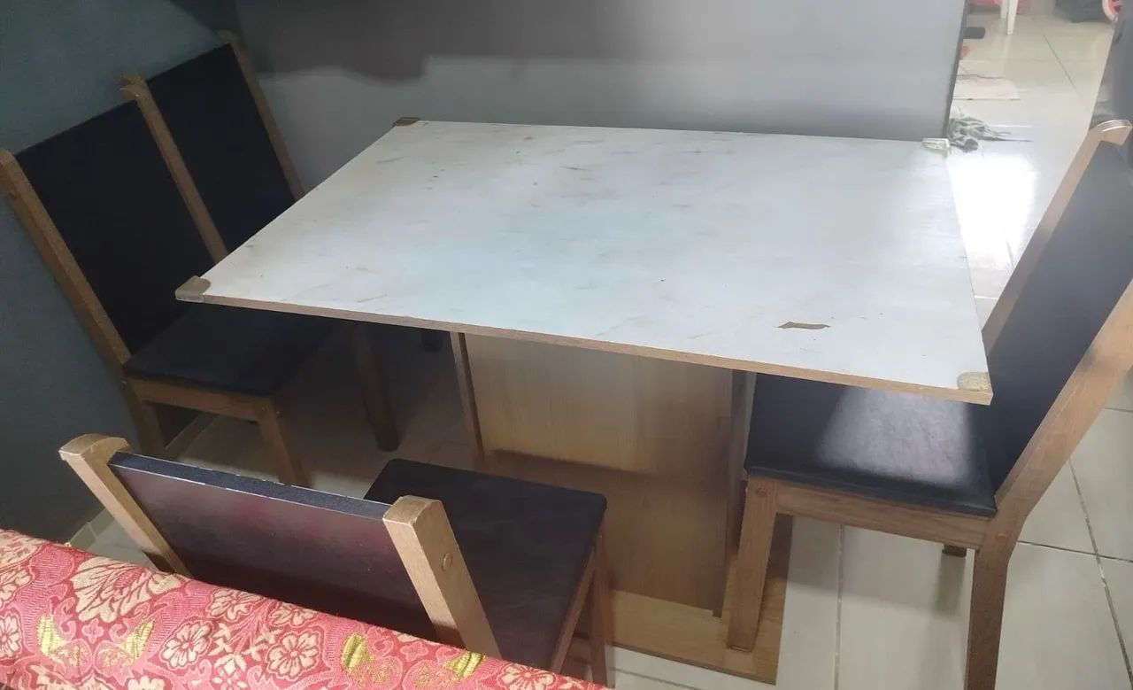 Mesa com Quatro cadeira  - Foto 2