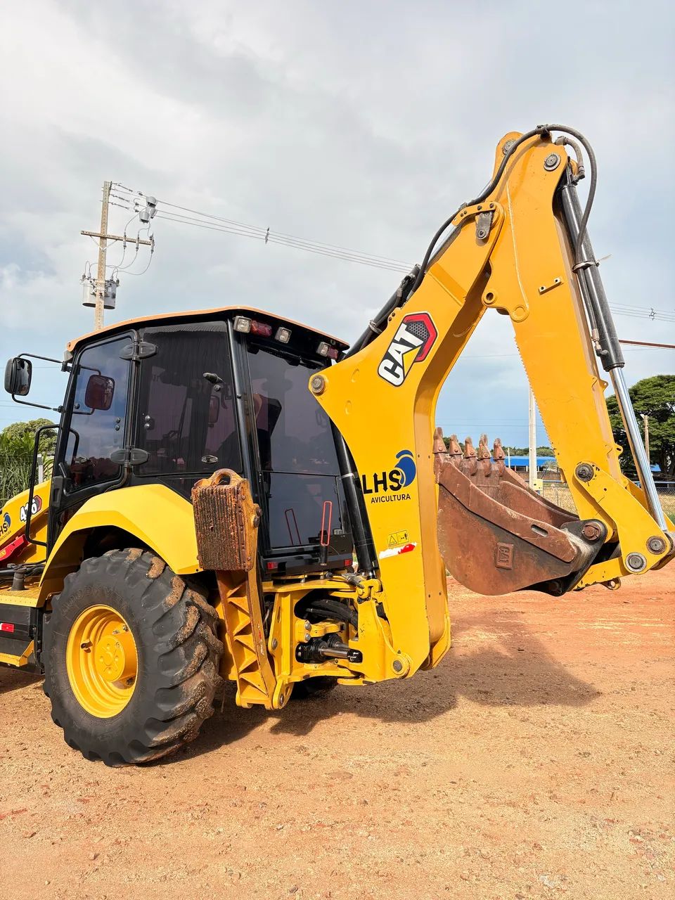RETROESCAVADEIRA CATERPILAR  - Foto 3