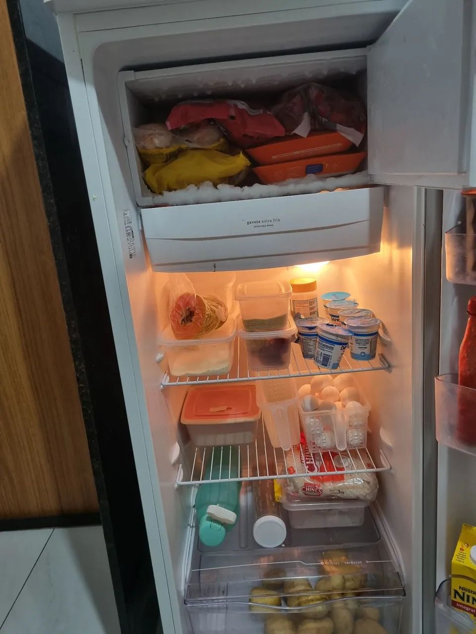 Geladeira Electrolux 3 Anos de Uso - Funcionando Perfeitamente - Foto 3