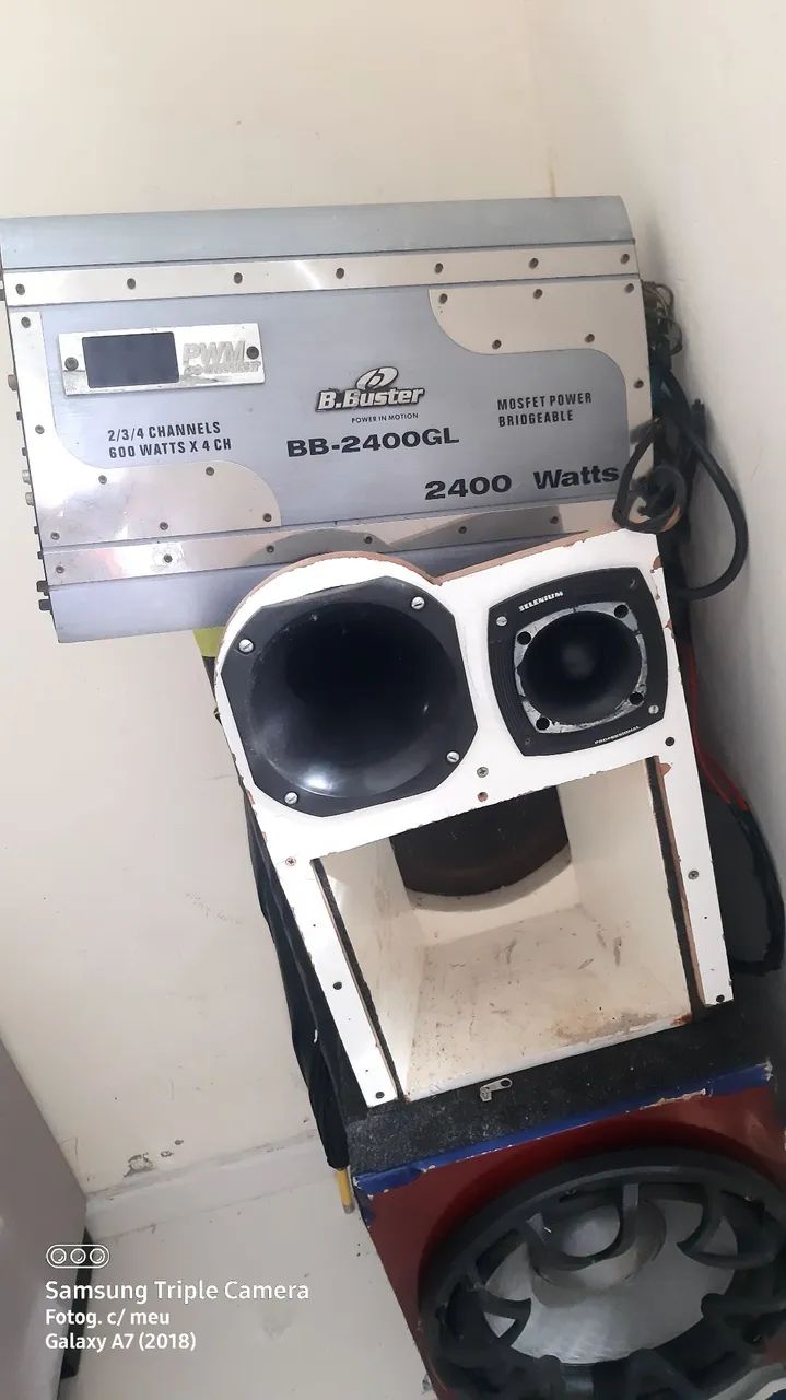 Vendo um som de automóvel 