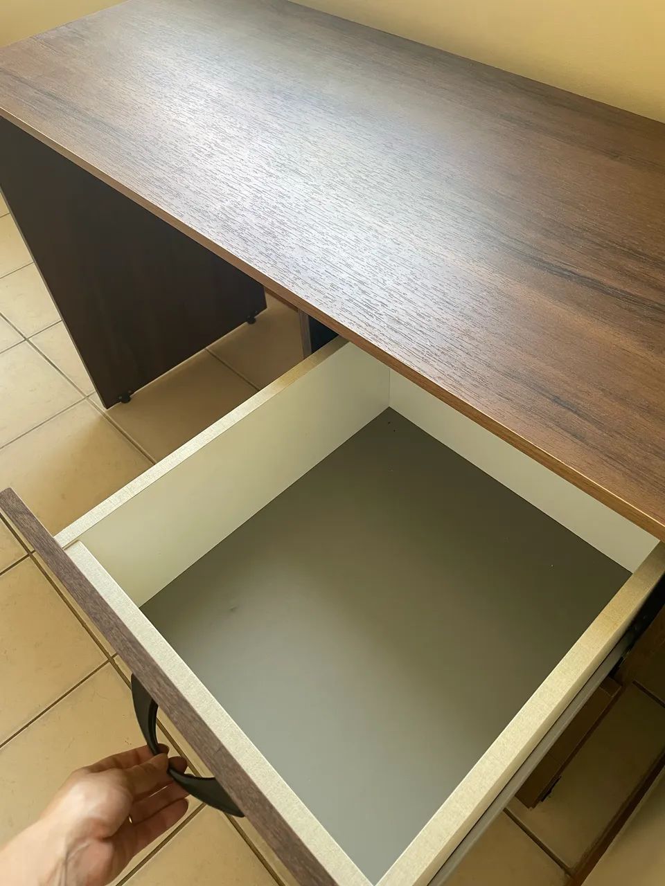 Mesa escrivaninha com gavetas  - Foto 5