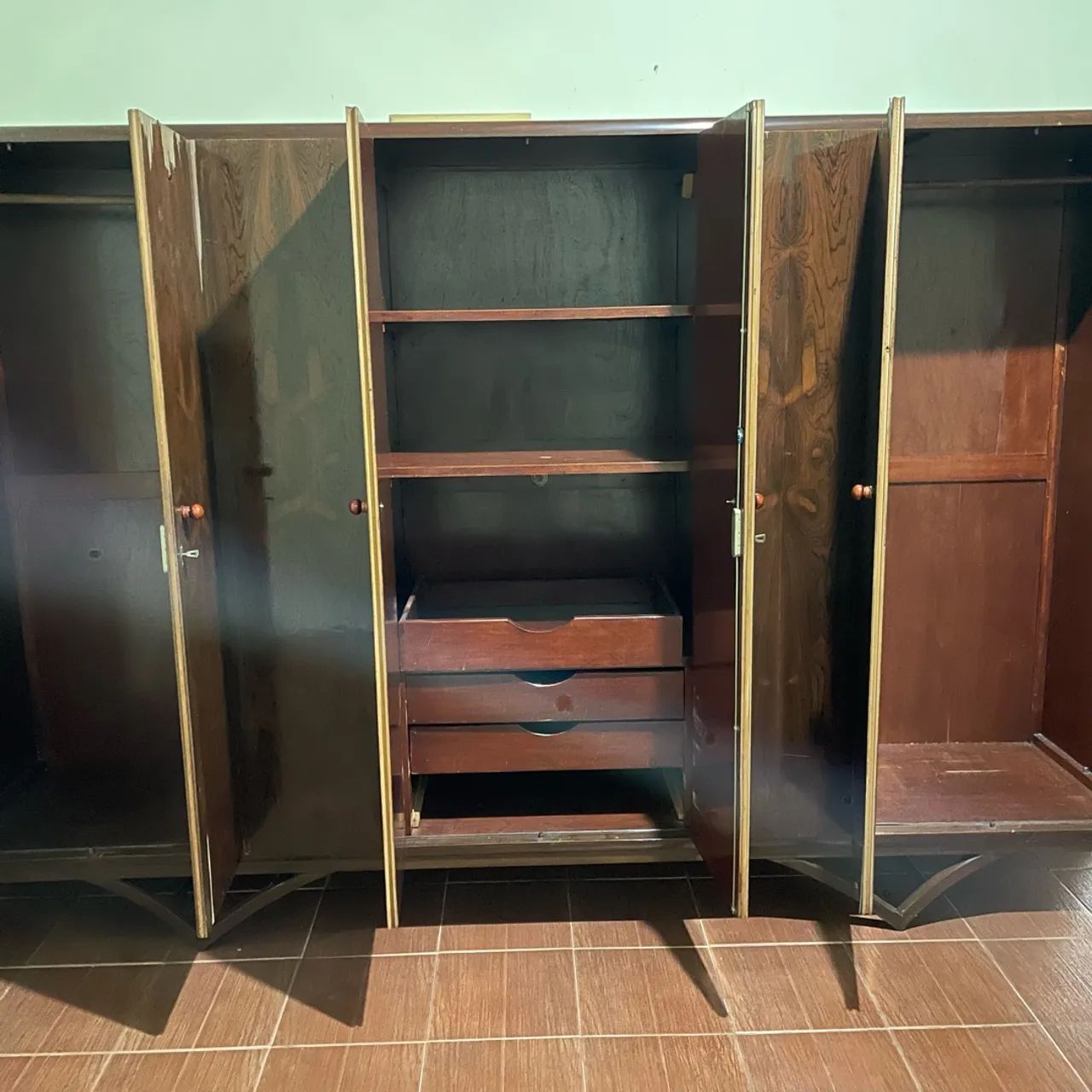 Guarda roupa madeira maciça  - Foto 3