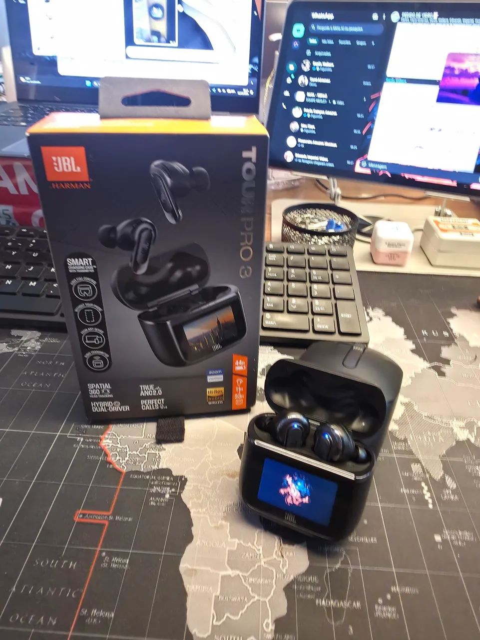 JBL Tour Pro 3
