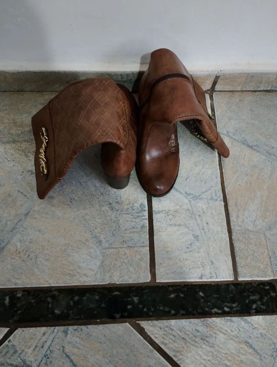 Bota feminina cano longo T 35 - Foto 4
