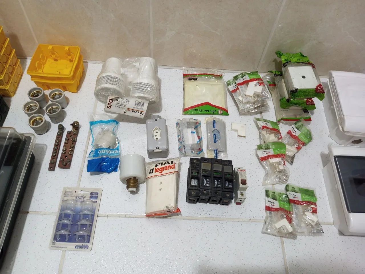Electrical materials lot.436600269345269761