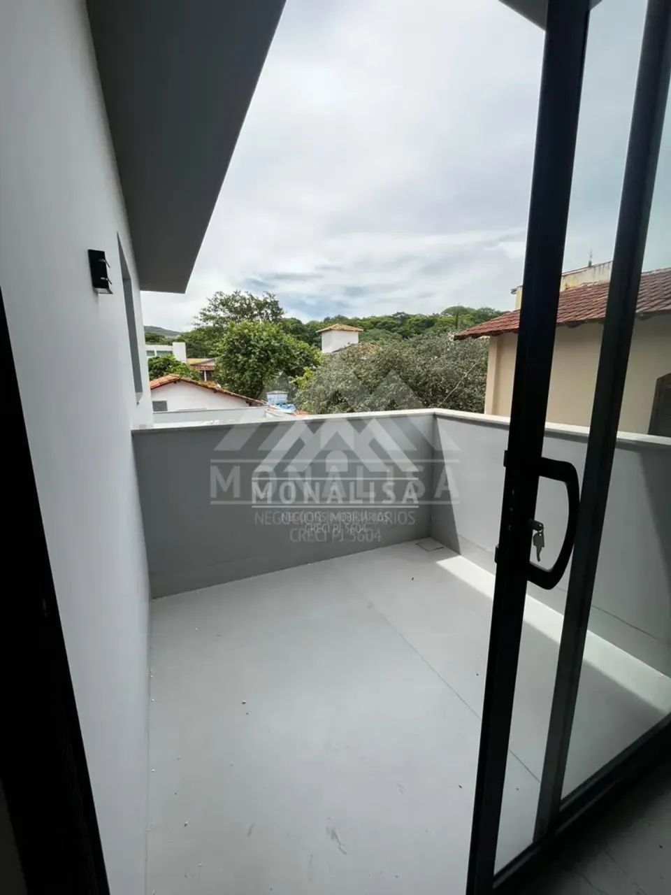 Lindo sobrado com 04 quartos sendo 02 suítes no Morada do Sol - Foto 5