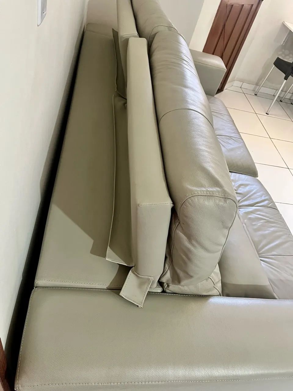Sofá de couro - Retrátil  - Foto 3