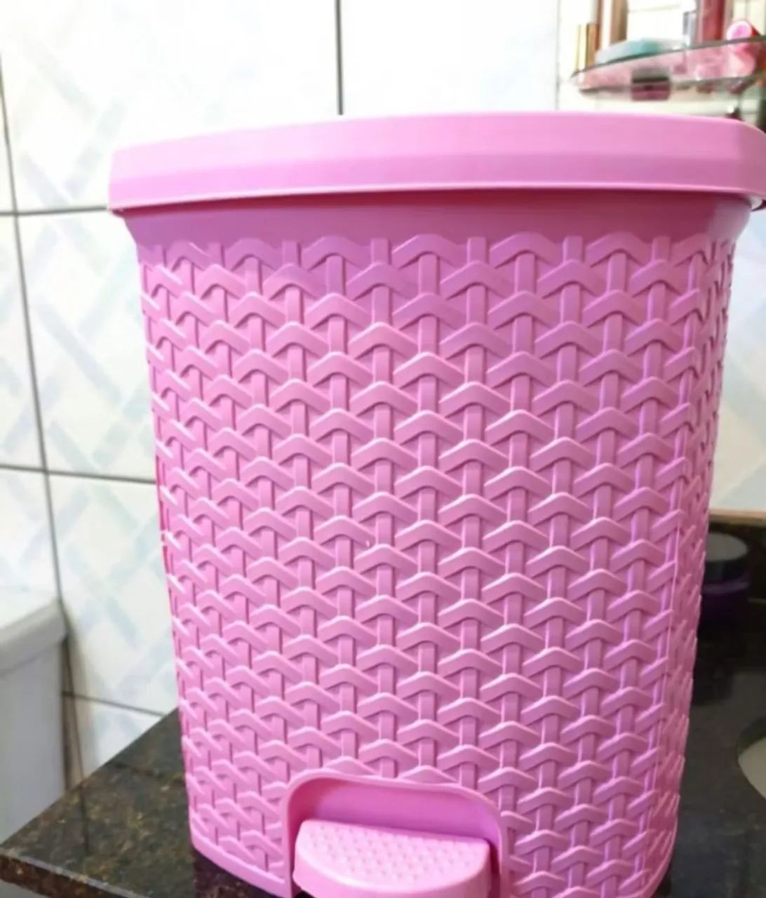 Vendo lixeira Ratan nova 15 litros - Foto 3
