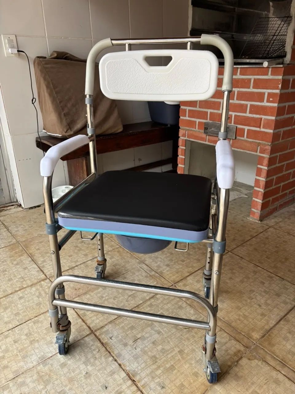 Cadeira de banho e rodas - Foto 3