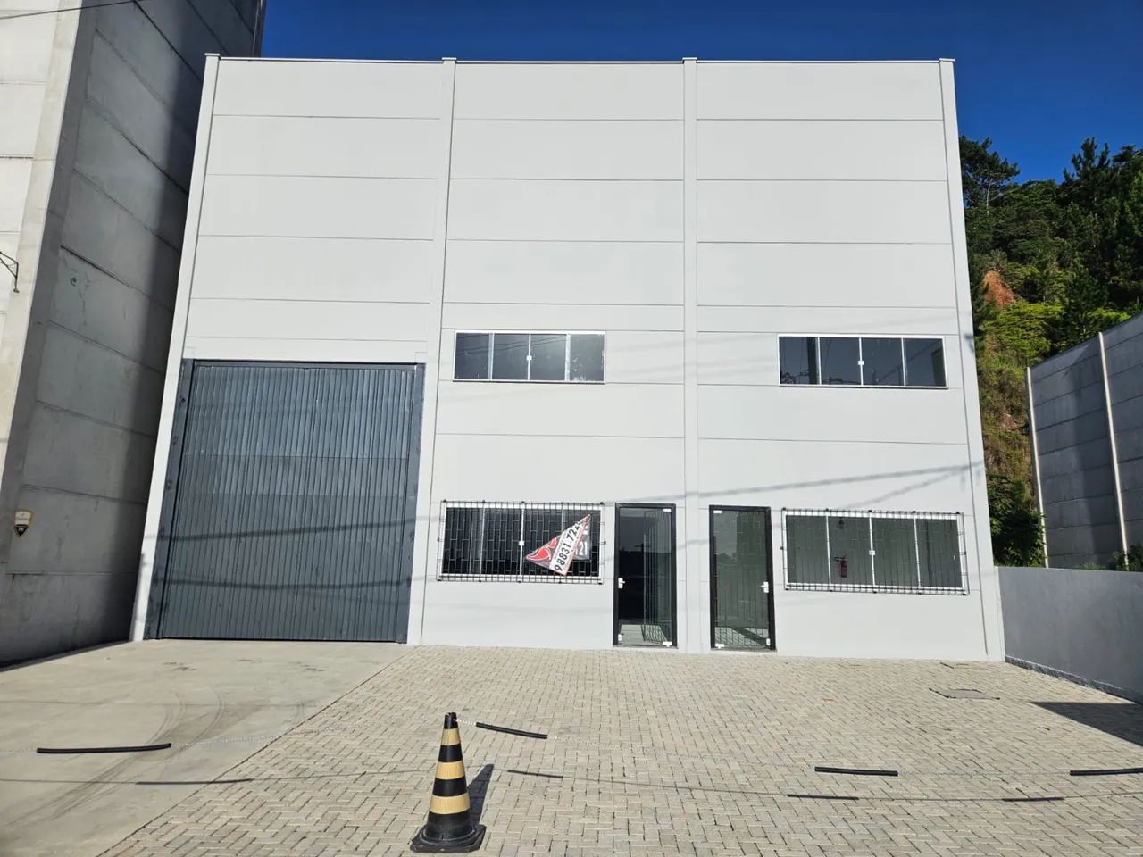 Galpão no alto aririu 