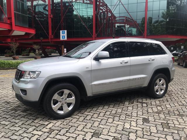 Jeep Grand Cherokee Laredo 3.6 v6 4x4 automática tiptronic completa 2011 - Foto 2