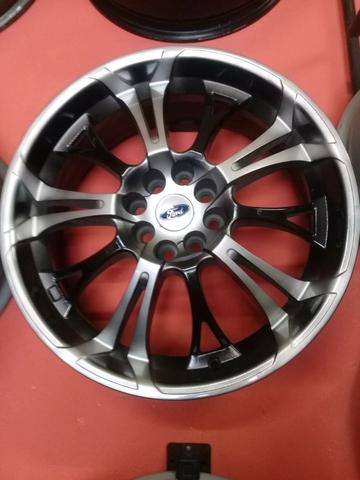 Roda Aro 17 Esportiva multifuro FIAT