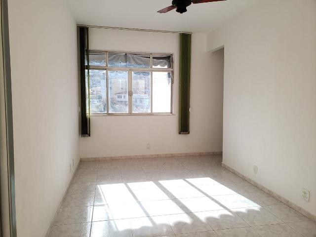 Apartamento 2 Quartos muito bem localizado Largo do Bicão na Vila da Penha