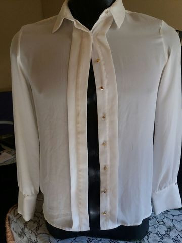Camisa creme tamanho pp semi-nova