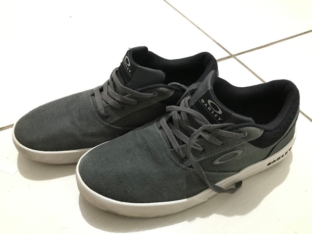 Tenis oakley tamanho 43